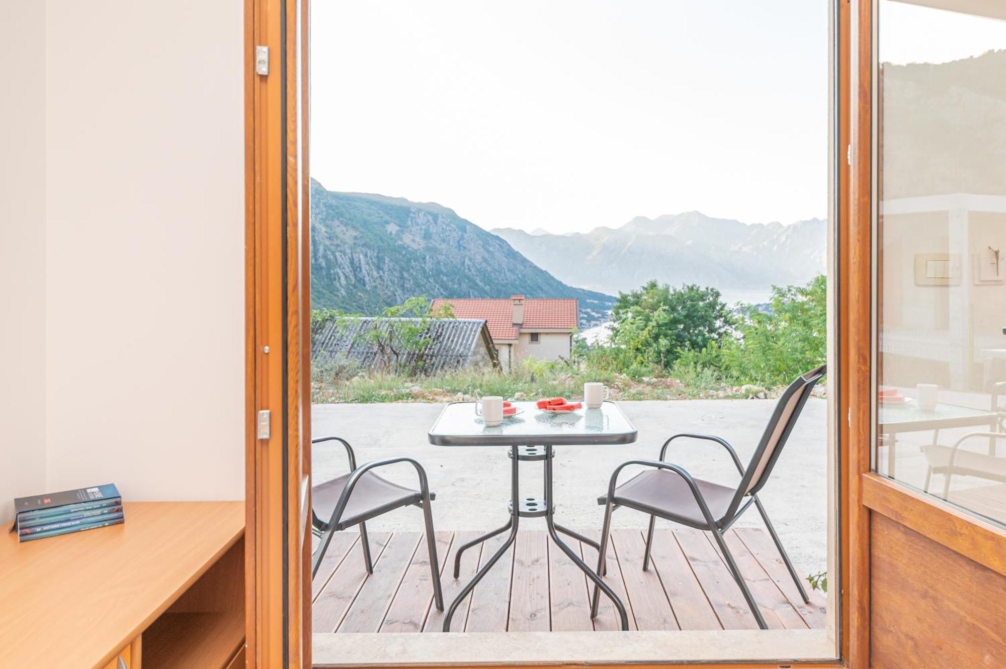 Red Hill Apartment Kotor Exterior photo