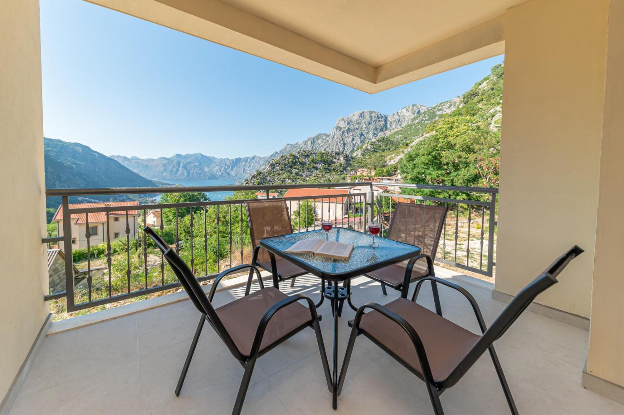Red Hill Apartment Kotor Exterior photo