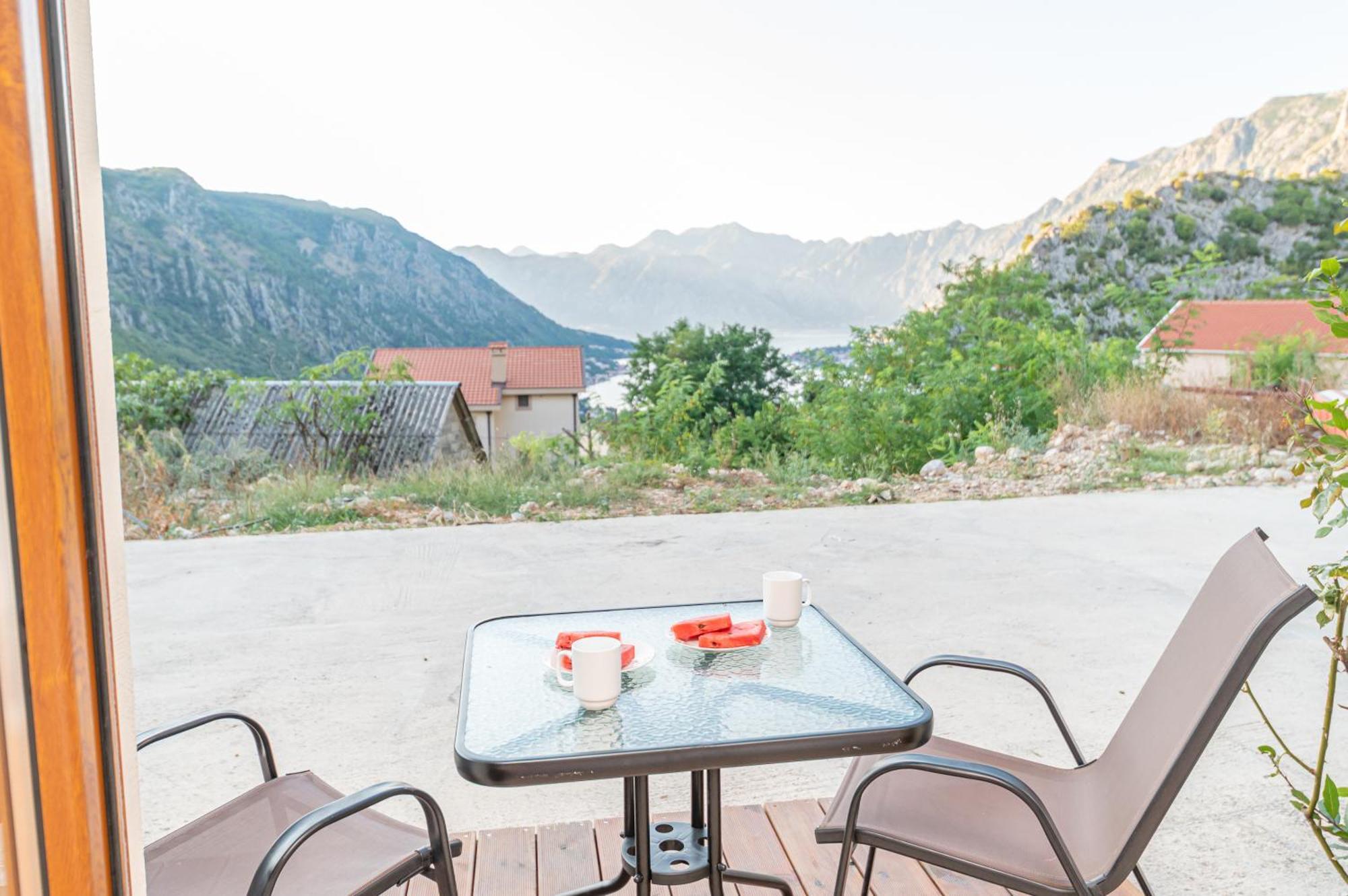 Red Hill Apartment Kotor Exterior photo